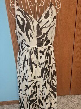 Nine West Abstract Black White Pleated Midi Dress M